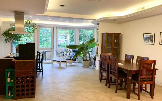 Whirlpool, Fußbodenheizung, Nintendo NES, Netflix, Wintergarten & Workspace