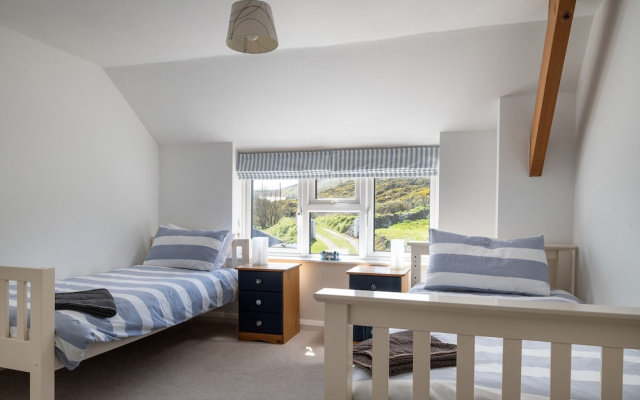 Coastal Retreat on Wales Path With Sea Views