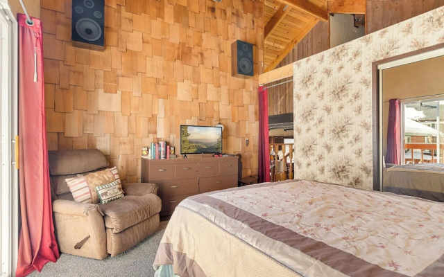 Blue Jay Chalet Unit#5