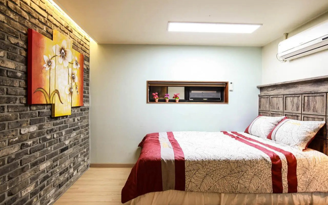 Ara House Pension