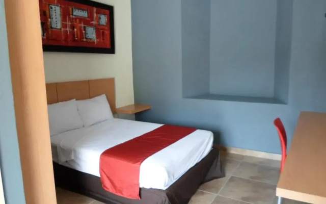 Hotel Montroi City