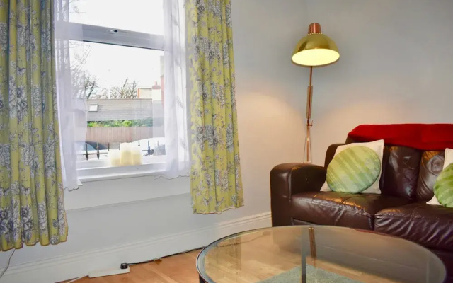 Traditional 4 Bedroom Home in Trendy Ranelagh