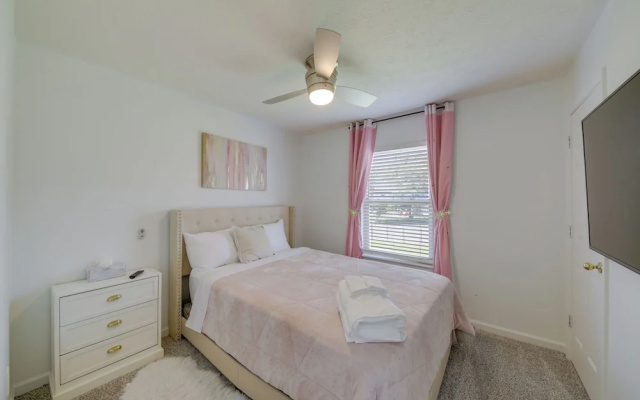 Family-friendly Indianapolis Home w/ Fenced Yard