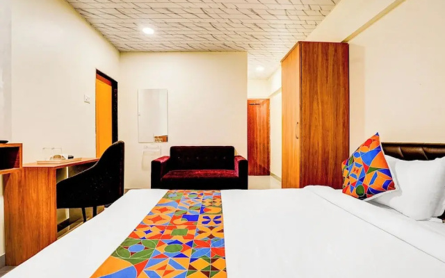 Hotel Omkar & Lodging - phoenix market city
