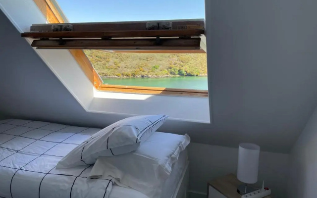 Appart Hôtel Port Sauzon balcon et parking privé
