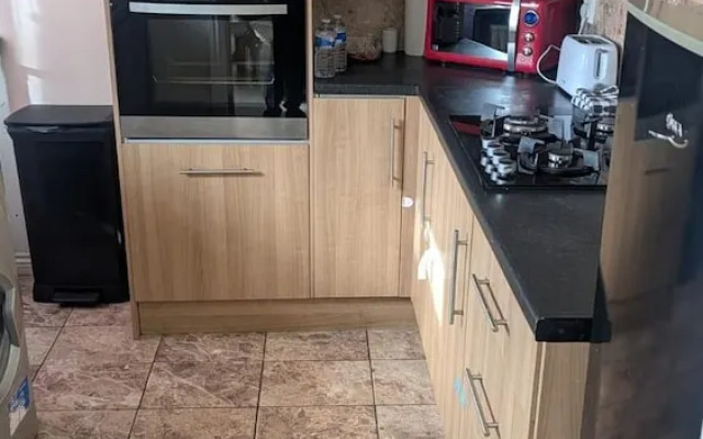 Spacious- 3 Bedroom House for 6 Adults