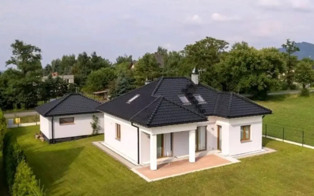 Spacious Villa in Cisownica With Terrace