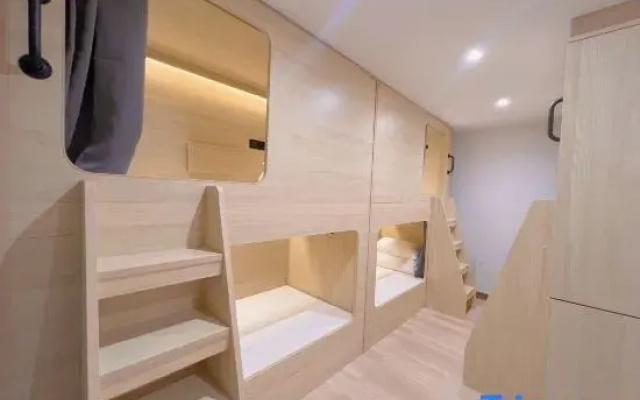 Snowball Hostel
