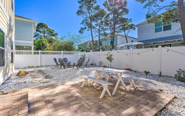 Half-mi to Inlet Beach: Home w/ Grill & Fire Pit