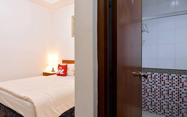 ZEN Rooms Near Ambassador Mall