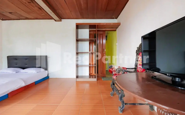 Villa Kampus Near Taman Safari Cisarua Puncak RedPartner