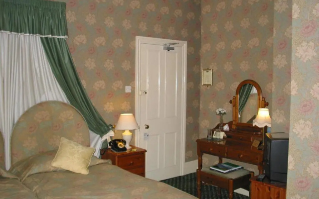 Rylstone Manor
