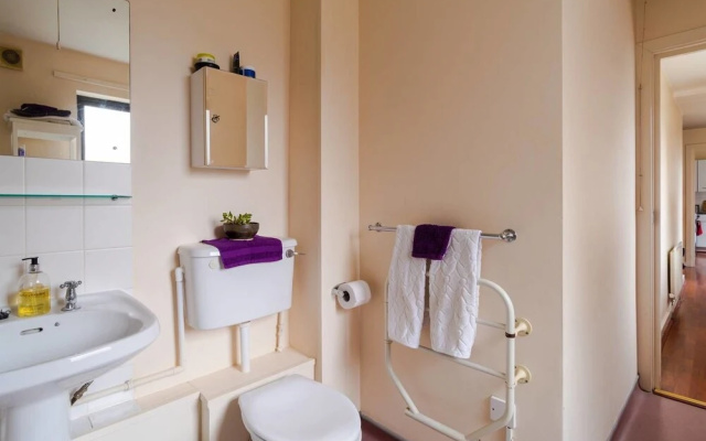 A Cosy 1 Bedroom Flat With a Balcony