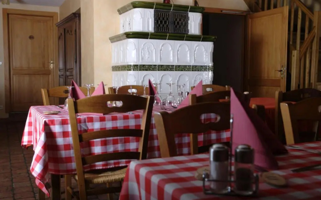 Auberge De La Charriole