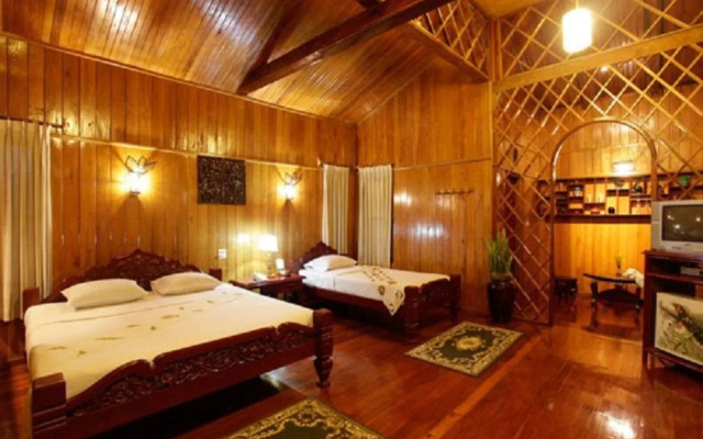 Hupin Inle Khaung Daing Village Resort