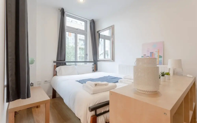 Lovely Modern Studio In Limehouse