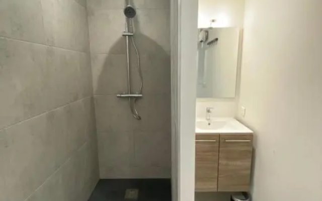T3 2 chambres-centre-ville Place d'Armes Clim-Wifi