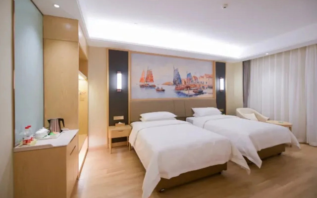Vienna International Hotel (Causeway Bay Plaza Honggutan Center Nanchang)