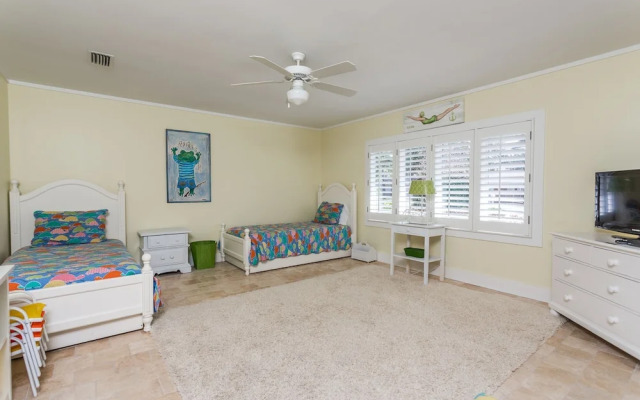 619 Bartow Street by Hodnett Cooper