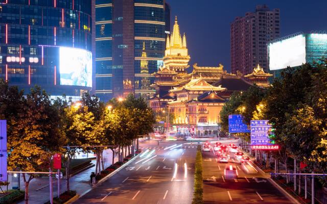 Lavande Hotel Shanghai Hongqiao Airport Wuzhong Road Branch вид на фасад