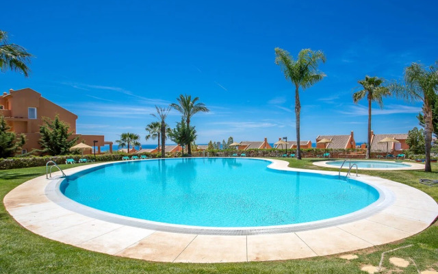 Luxurious and Spacious, 3 bedroom apartment ZA16