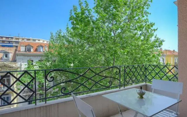 Livia Cannes Bas Carnot C35