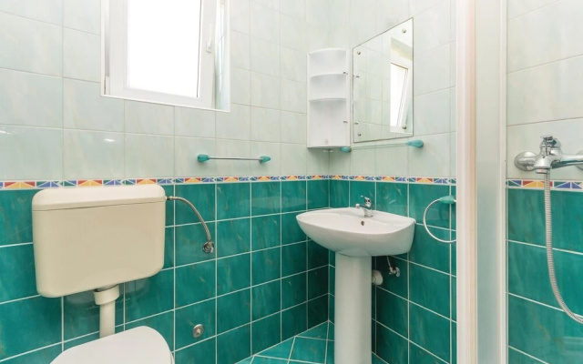 Beautiful Home in Bibinje With 5 Bedrooms