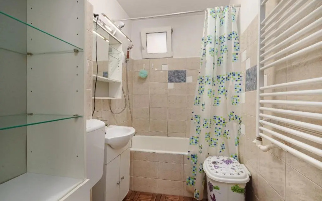 Stone Gate Apartment #2