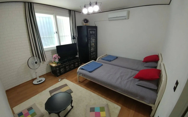 TnE House