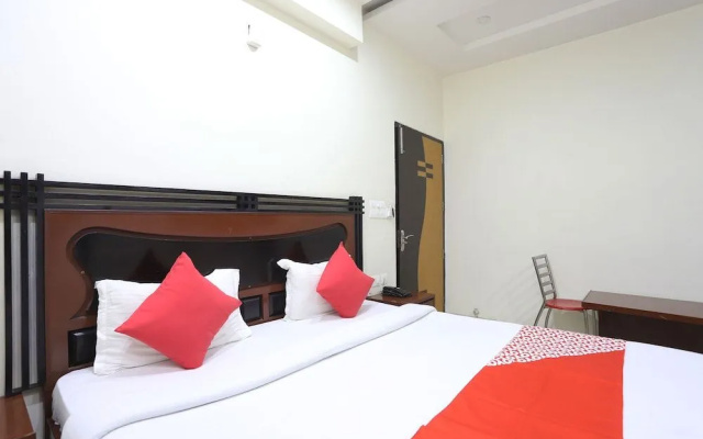 OYO 43691 Hotel Rbs Inn