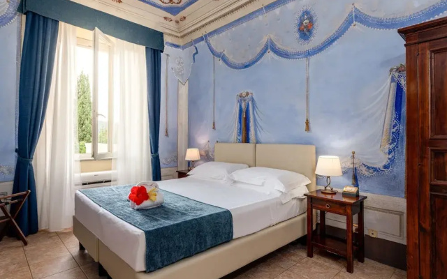 Hotel with swimming pool in Riparbella