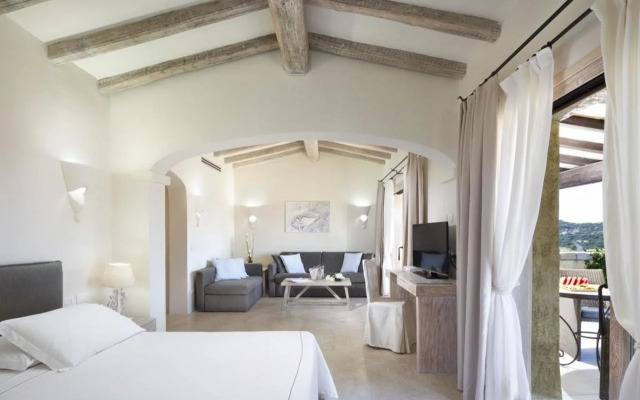 Li Finistreddi Exclusive Country Retreat