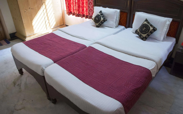 R S Corporate Guest House