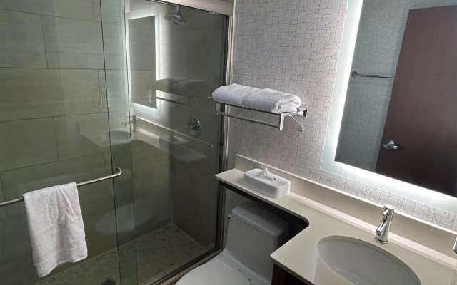 Best Western Roslyn-Long Island Hotel