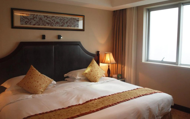 Grand Hoya Hotel