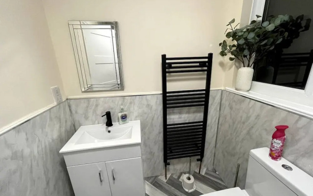 Impeccable Luxury 2-bed House in Sheffield