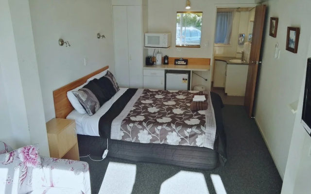 Cambrian Lodge Motel