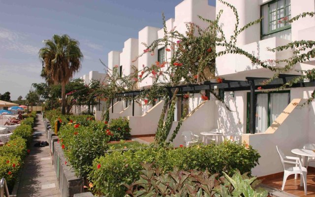 Отель Capri Испания, Маспаломас - 5 отзывов об отеле, цены и фото номеров - забронировать отель Capri онлайн вид на фасад