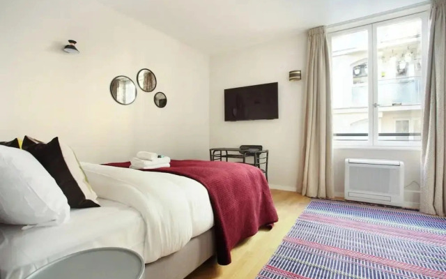 Sublime and new Studio Le Marais / Beaubourg