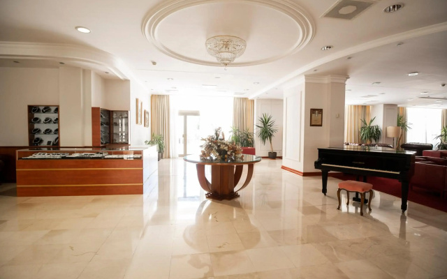 Hotel Tourist - Metropol Lake Resort