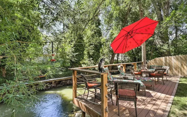 Secluded Home w/ Hot Tub & Mountain Views!