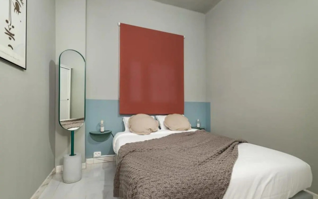 Sagrada Familia- Fantastic Bold Catalan 3 Bedroom Balcony