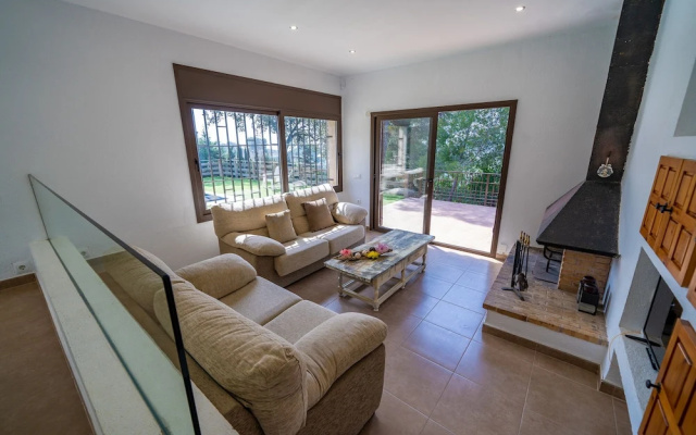 HomeHolidaysRentals Velur