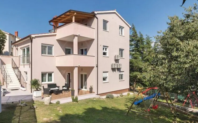 Impressive Apartment with Terrace in Pula Croatia