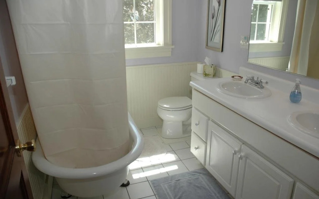 Yale Manor B&B and Yurt Glamping