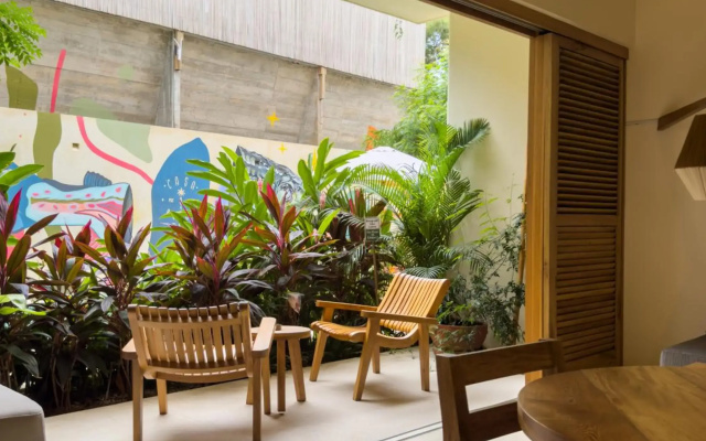 Casa Borka LUXURY FULLY FURNISHED BEACH CONDOS WITH POOL