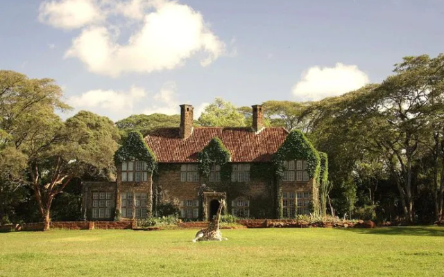 Giraffe Manor