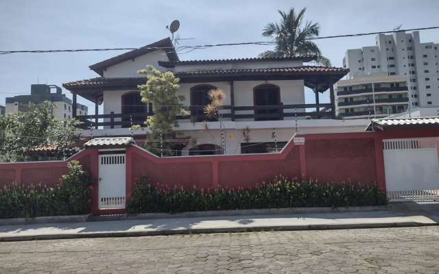 Casa a 150 m da Praia Martins de Sá