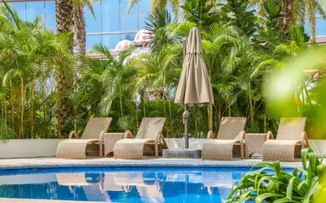 Central Coast Sea View Hotel