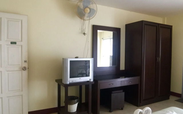 Ekkamon Apartment